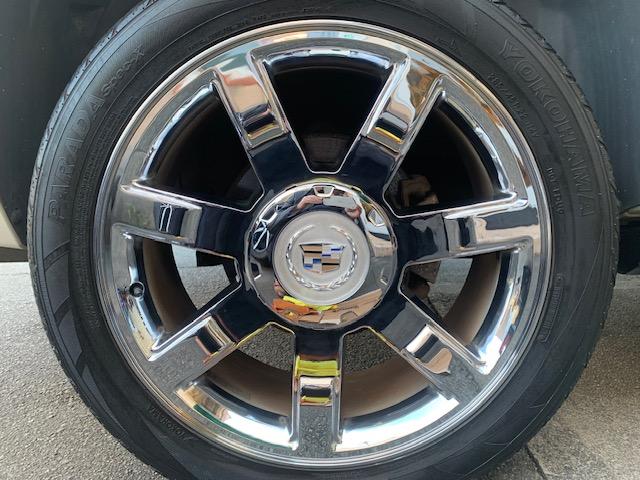 キャデラックエスカレード ベースグレード　１ナンバー登録　オートチェック走行履歴レポート付　弊社管理ユーザー様下取り車　弊社にて１１年間メンテナンス　パワーランニングボード　パワーバックドア　サイバーナビ　純正フリップダウンモニター　ＢＯＳＥ（80枚目）