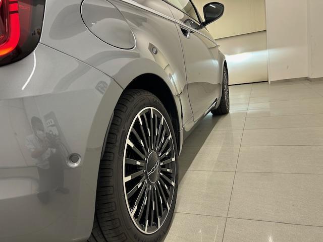 500e オープン ETC2.0車載器、電動開閉式ソフトトップ、レザーシート、シートヒーター(前席)、アダプティブクルーズコントロール、アイシンナビゲーションシステム、リアパーキングカメラ、360°ドライブレコーダー(17枚目)