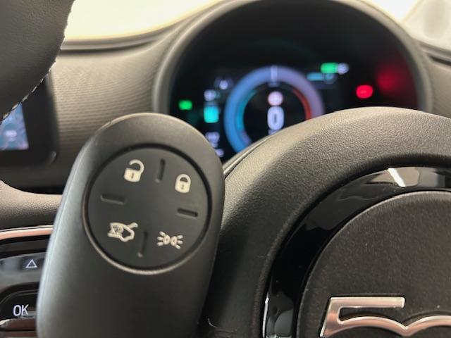 500e オープン ETC2.0車載器、電動開閉式ソフトトップ、レザーシート、シートヒーター(前席)、アダプティブクルーズコントロール、アイシンナビゲーションシステム、リアパーキングカメラ、360°ドライブレコーダー(24枚目)