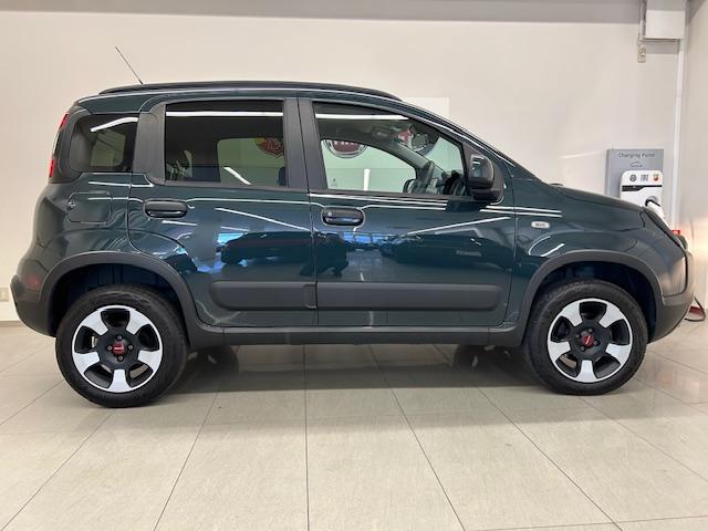 パンダ クロス　４×４　限定１００台フォレスタグリーン６ＭＴ、前席シートヒーター、ＬＥＤアディショナルリアゲート、ドライブモードセレクター、純正ＥＴＣ、純正ＦＲドラレコ、オートライト、フロントフォグランプ、レインセンサー（18枚目）