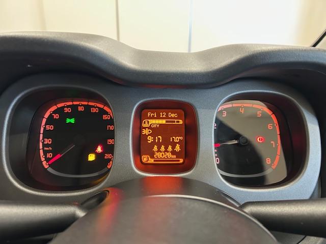 パンダ クロス　４×４　限定１００台フォレスタグリーン６ＭＴ、前席シートヒーター、ＬＥＤアディショナルリアゲート、ドライブモードセレクター、純正ＥＴＣ、純正ＦＲドラレコ、オートライト、フロントフォグランプ、レインセンサー（26枚目）