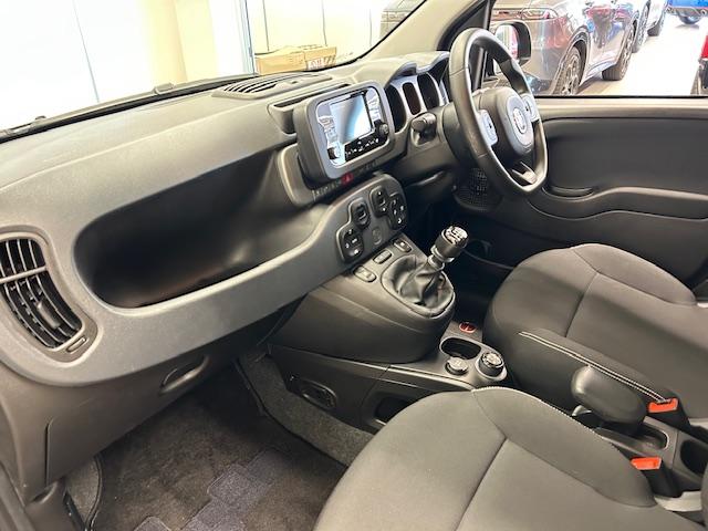 パンダ クロス　４×４　限定１００台フォレスタグリーン６ＭＴ、前席シートヒーター、ＬＥＤアディショナルリアゲート、ドライブモードセレクター、純正ＥＴＣ、純正ＦＲドラレコ、オートライト、フロントフォグランプ、レインセンサー（33枚目）