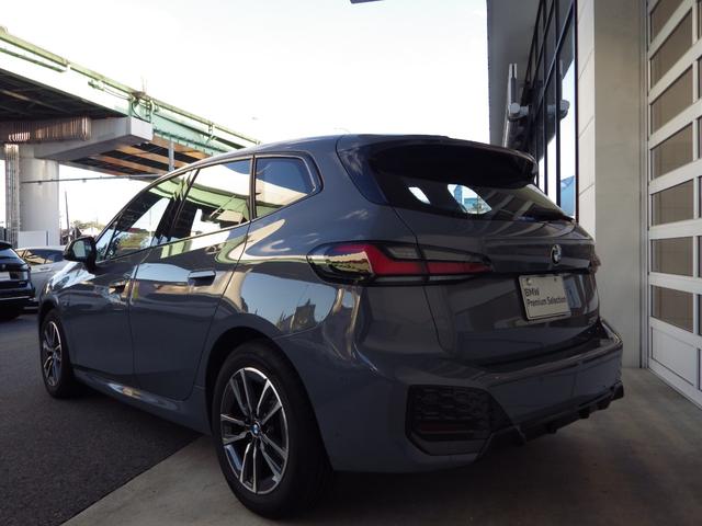 2シリーズ 218iアクティブツアラー Mスポーツ 1オーナー ハーフレザーシート 360°カメラハンズオフアシスト シートヒーター ヘッドアップディスプレイ 前方衝突軽減 車線逸脱警告 純正17AW ラジアルタイヤ ワイヤレス充電 Bluetooth(8枚目)