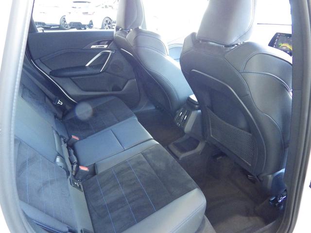 X1 xDrive 20i Mスポーツ 1オーナー/テクノロジーパッケージ/ヘッドアップディスプレイ/パーキングアシスト/シートヒーター/電動テールゲート/ワイヤレスチャージャー/カーブドディスプレイ/純正18AW/電動シート(12枚目)