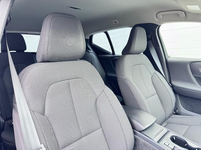 XC40 B4 モメンタム 純正HDDナビ 地デジTV LEDヘッドライト 360°カメラ パワーテールゲート 運転席パワーシート 純正18インチAW ETC AppleCarPlay AndroidAuto(36枚目)