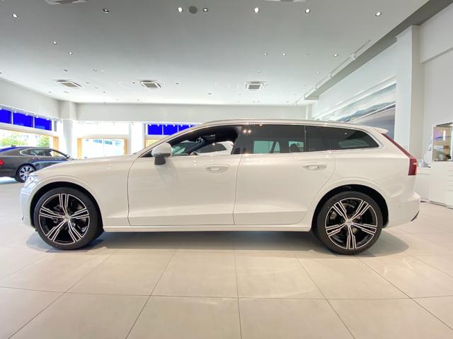 B5 インスクリプション 認定中古車 ワンオーナー 48V MHV クリスタルホワイト/アンバーレザー クライメートPKG harman/kardonプレミアムサウンド 純正OP19AW パワーテールゲート(4枚目)