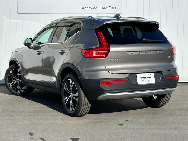 ＸＣ４０ Ｂ４　ＡＷＤ　インスクリプション　禁煙車／パノラマサンルーフ／アンバーレザー／フロント＆リヤシートヒーター／純正ナビ／ＴＶ／Ｂｌｕｅｔｏｏｔｈ／カープレイ／アンドロイドＡ／衝突軽減Ｂ／全周囲カメラ／ＥＴＣ（10枚目）