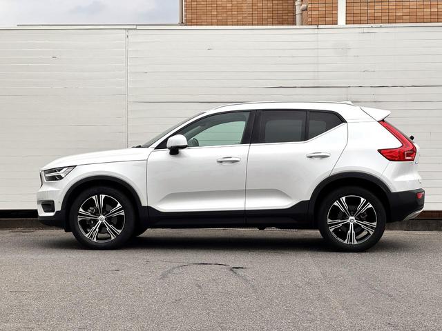 ＸＣ４０ Ｂ４　ＡＷＤ　インスクリプション　純正ＨＤＤナビ　地デジｔｖ　電動パノラマサンルーフ　ｈａｒｍａｎ／ｋａｒｄｏｎプレミアムサウンド　シート＆ステアリングヒーター　パワーテールゲート　パワーシート　３６０°カメラ　純正１９ＡＷ　ＥＴＣ（11枚目）