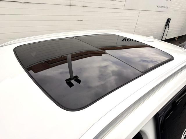 ＸＣ４０ Ｂ４　ＡＷＤ　インスクリプション　純正ＨＤＤナビ　地デジｔｖ　電動パノラマサンルーフ　ｈａｒｍａｎ／ｋａｒｄｏｎプレミアムサウンド　シート＆ステアリングヒーター　パワーテールゲート　パワーシート　３６０°カメラ　純正１９ＡＷ　ＥＴＣ（19枚目）