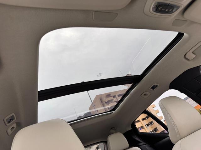 ＸＣ４０ Ｂ４　ＡＷＤ　インスクリプション　純正ＨＤＤナビ　地デジｔｖ　電動パノラマサンルーフ　ｈａｒｍａｎ／ｋａｒｄｏｎプレミアムサウンド　シート＆ステアリングヒーター　パワーテールゲート　パワーシート　３６０°カメラ　純正１９ＡＷ　ＥＴＣ（22枚目）