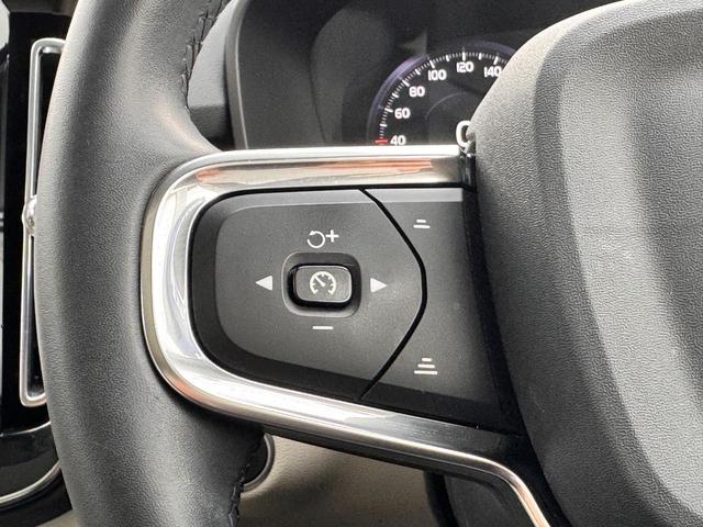 ＸＣ４０ Ｂ４　ＡＷＤ　インスクリプション　純正ＨＤＤナビ　地デジｔｖ　電動パノラマサンルーフ　ｈａｒｍａｎ／ｋａｒｄｏｎプレミアムサウンド　シート＆ステアリングヒーター　パワーテールゲート　パワーシート　３６０°カメラ　純正１９ＡＷ　ＥＴＣ（30枚目）