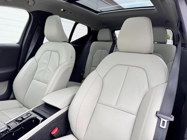 ＸＣ４０ Ｂ４　ＡＷＤ　インスクリプション　純正ＨＤＤナビ　地デジｔｖ　電動パノラマサンルーフ　ｈａｒｍａｎ／ｋａｒｄｏｎプレミアムサウンド　シート＆ステアリングヒーター　パワーテールゲート　パワーシート　３６０°カメラ　純正１９ＡＷ　ＥＴＣ（34枚目）