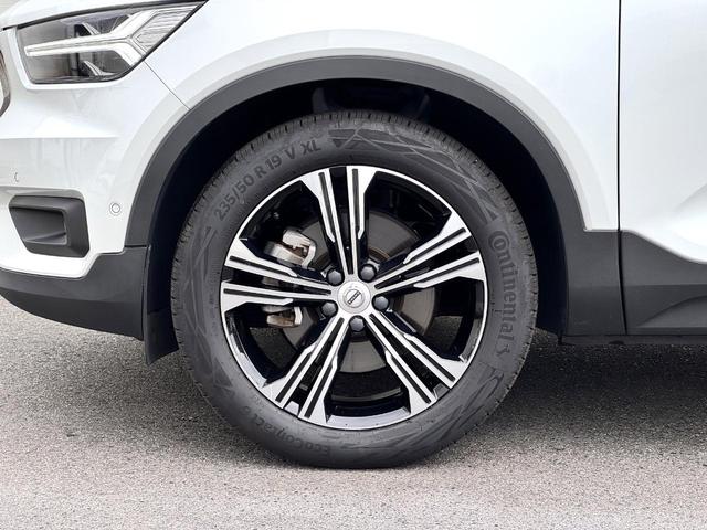 ＸＣ４０ Ｂ４　ＡＷＤ　インスクリプション　純正ＨＤＤナビ　地デジｔｖ　電動パノラマサンルーフ　ｈａｒｍａｎ／ｋａｒｄｏｎプレミアムサウンド　シート＆ステアリングヒーター　パワーテールゲート　パワーシート　３６０°カメラ　純正１９ＡＷ　ＥＴＣ（49枚目）