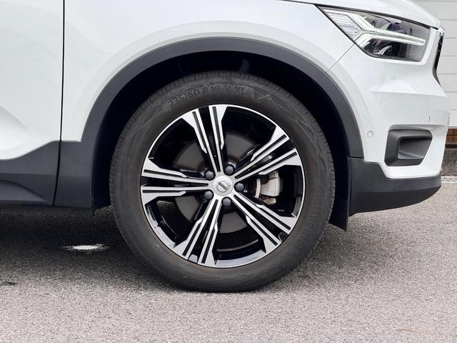 ＸＣ４０ Ｂ４　ＡＷＤ　インスクリプション　純正ＨＤＤナビ　地デジｔｖ　電動パノラマサンルーフ　ｈａｒｍａｎ／ｋａｒｄｏｎプレミアムサウンド　シート＆ステアリングヒーター　パワーテールゲート　パワーシート　３６０°カメラ　純正１９ＡＷ　ＥＴＣ（52枚目）