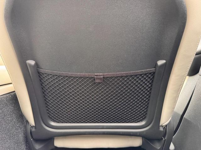 ＸＣ４０ Ｂ４　ＡＷＤ　インスクリプション　純正ＨＤＤナビ　地デジｔｖ　電動パノラマサンルーフ　ｈａｒｍａｎ／ｋａｒｄｏｎプレミアムサウンド　シート＆ステアリングヒーター　パワーテールゲート　パワーシート　３６０°カメラ　純正１９ＡＷ　ＥＴＣ（65枚目）
