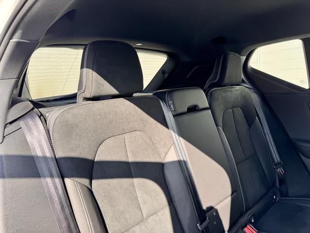ＸＣ４０ Ｔ４　ＡＷＤ　Ｒデザイン　純正ＨＤＤ　地デジＴＶ　Ｒデザイン専用装備　Ｒデザイン専用Ｌａｖａオレンジ内装　パワーシート　パワーテールゲート　プレミアムサウンド　Ａｐｐｌｅ　Ｃａｒｐｌａｙ　Ａｎｄｒｏｉｄ　Ａｕｔｏ　純正１９ＡＷ（21枚目）