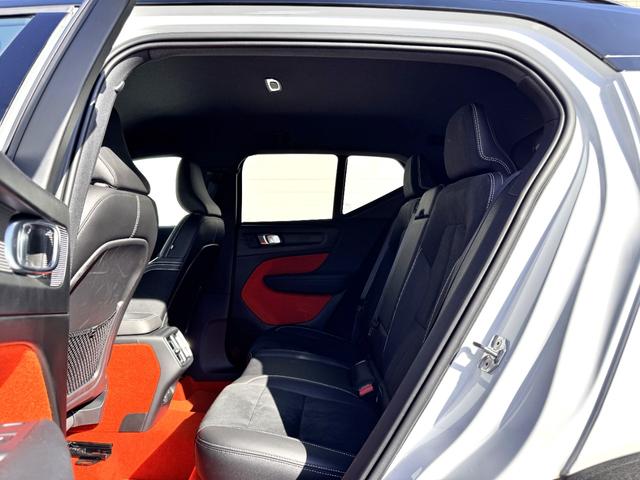 ＸＣ４０ Ｔ４　ＡＷＤ　Ｒデザイン　純正ＨＤＤ　地デジＴＶ　Ｒデザイン専用装備　Ｒデザイン専用Ｌａｖａオレンジ内装　パワーシート　パワーテールゲート　プレミアムサウンド　Ａｐｐｌｅ　Ｃａｒｐｌａｙ　Ａｎｄｒｏｉｄ　Ａｕｔｏ　純正１９ＡＷ（25枚目）