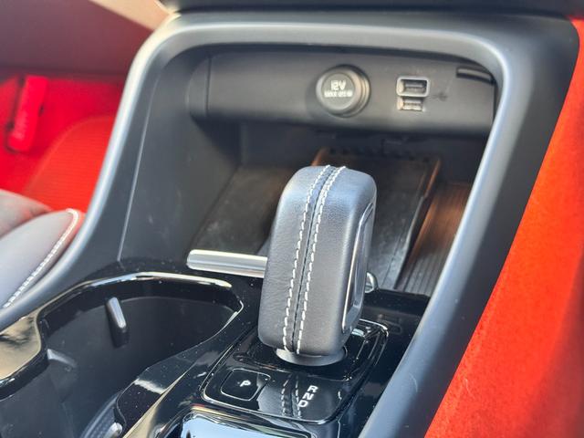 ＸＣ４０ Ｔ４　ＡＷＤ　Ｒデザイン　純正ＨＤＤ　地デジＴＶ　Ｒデザイン専用装備　Ｒデザイン専用Ｌａｖａオレンジ内装　パワーシート　パワーテールゲート　プレミアムサウンド　Ａｐｐｌｅ　Ｃａｒｐｌａｙ　Ａｎｄｒｏｉｄ　Ａｕｔｏ　純正１９ＡＷ（38枚目）