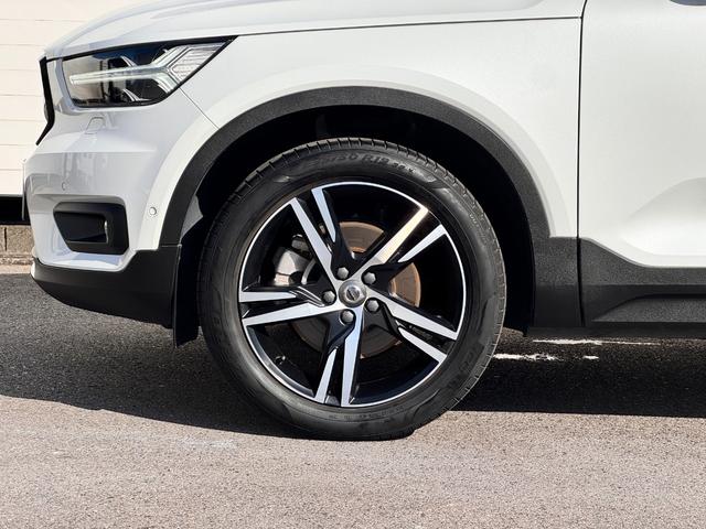 ＸＣ４０ Ｔ４　ＡＷＤ　Ｒデザイン　純正ＨＤＤ　地デジＴＶ　Ｒデザイン専用装備　Ｒデザイン専用Ｌａｖａオレンジ内装　パワーシート　パワーテールゲート　プレミアムサウンド　Ａｐｐｌｅ　Ｃａｒｐｌａｙ　Ａｎｄｒｏｉｄ　Ａｕｔｏ　純正１９ＡＷ（52枚目）