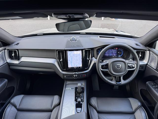 XC60 B6 AWD Rデザイン Googleナビ 電動パノラマサンルーフ Bowers&Wilkins 電子制御エアサス Rデザイン専用 シート&ステアリングヒーター パワーテールゲート パワーシート 純正21AW ETC(11枚目)