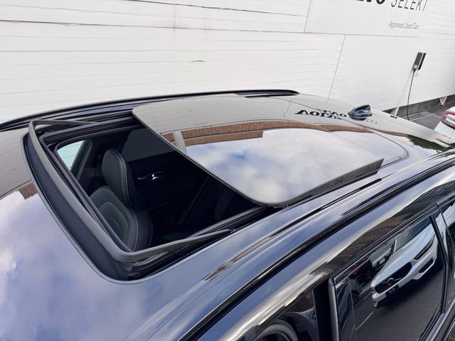 XC60 B6 AWD Rデザイン Googleナビ 電動パノラマサンルーフ Bowers&Wilkins 電子制御エアサス Rデザイン専用 シート&ステアリングヒーター パワーテールゲート パワーシート 純正21AW ETC(14枚目)