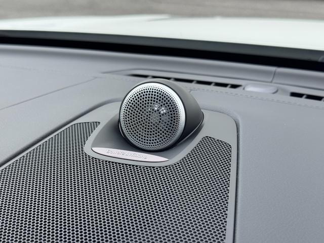 XC60 アルティメット B5 AWD Googleナビ 電動パノラマサンルーフ Bowers&Wilkins シート&ステアリングヒーター ベンチレーション マッサージ機能 パワーテールゲート パワーシート 純正19AW ETC(13枚目)
