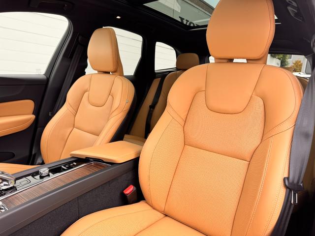 XC60 アルティメット B5 AWD Googleナビ 電動パノラマサンルーフ Bowers&Wilkins シート&ステアリングヒーター ベンチレーション マッサージ機能 パワーテールゲート パワーシート 純正19AW ETC(28枚目)