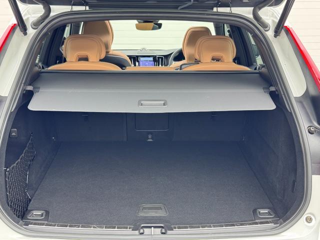 XC60 アルティメット B5 AWD Googleナビ 電動パノラマサンルーフ Bowers&Wilkins シート&ステアリングヒーター ベンチレーション マッサージ機能 パワーテールゲート パワーシート 純正19AW ETC(44枚目)