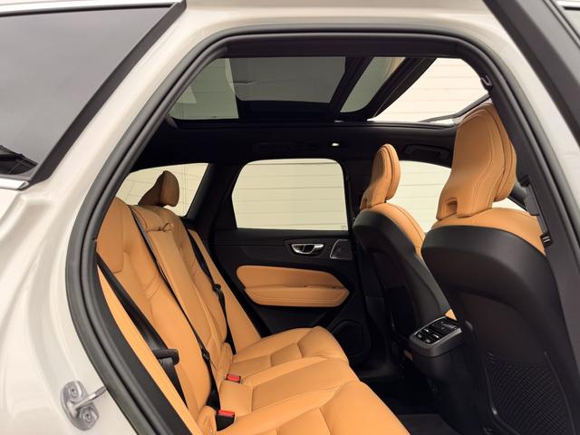 XC60 アルティメット B5 AWD Googleナビ 電動パノラマサンルーフ Bowers&Wilkins シート&ステアリングヒーター ベンチレーション マッサージ機能 パワーテールゲート パワーシート 純正19AW ETC(47枚目)