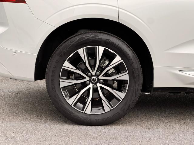 XC60 アルティメット B5 AWD Googleナビ 電動パノラマサンルーフ Bowers&Wilkins シート&ステアリングヒーター ベンチレーション マッサージ機能 パワーテールゲート パワーシート 純正19AW ETC(51枚目)