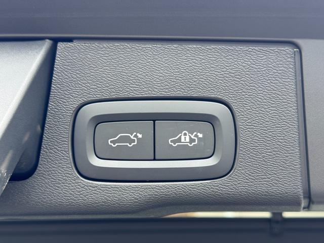 XC60 アルティメット B5 AWD Googleナビ 電動パノラマサンルーフ Bowers&Wilkins シート&ステアリングヒーター ベンチレーション マッサージ機能 パワーテールゲート パワーシート 純正19AW ETC(61枚目)