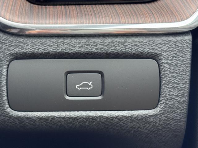 XC60 アルティメット B5 AWD Googleナビ 電動パノラマサンルーフ Bowers&Wilkins シート&ステアリングヒーター ベンチレーション マッサージ機能 パワーテールゲート パワーシート 純正19AW ETC(62枚目)