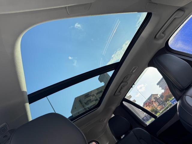 XC90 アルティメット B6 AWD Googleナビ 電動パノラマサンルーフ harman/kardonプレミアムサウンド シート&ステアリングヒーター ベンチレーション マッサージ機能 パワーテールゲート パワーシート 純正19AW(13枚目)