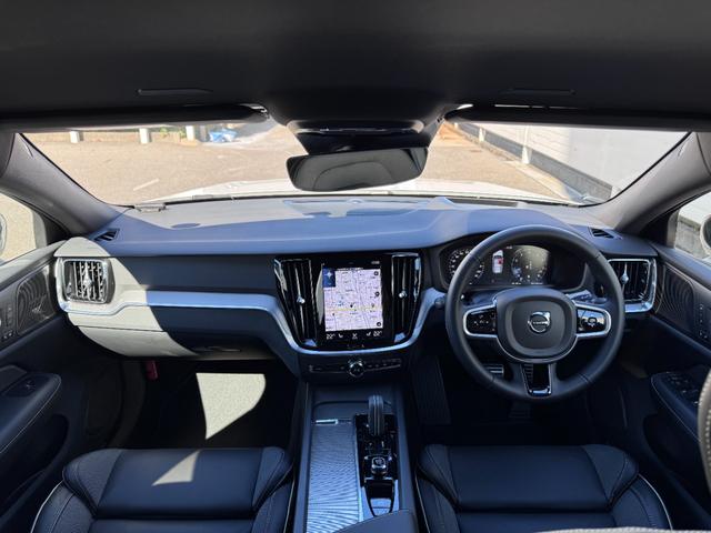 V60 B5 Rデザイン 純正HDDナビ 地デジTV harman/kardonプレミアムサウンド クライメート・パッケージ シート&ステアリングヒーター パワーテールゲートパワーシート 純正18インチAW ETC(9枚目)