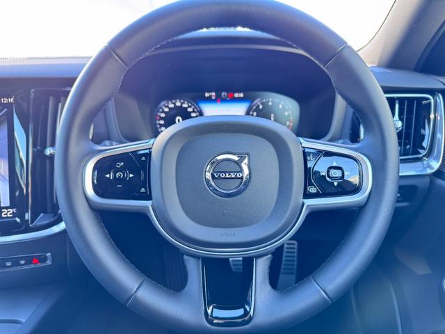 V60 B5 Rデザイン 純正HDDナビ 地デジTV harman/kardonプレミアムサウンド クライメート・パッケージ シート&ステアリングヒーター パワーテールゲートパワーシート 純正18インチAW ETC(19枚目)