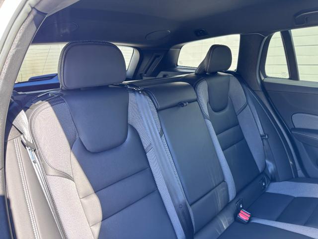 V60 B5 Rデザイン 純正HDDナビ 地デジTV harman/kardonプレミアムサウンド クライメート・パッケージ シート&ステアリングヒーター パワーテールゲートパワーシート 純正18インチAW ETC(35枚目)