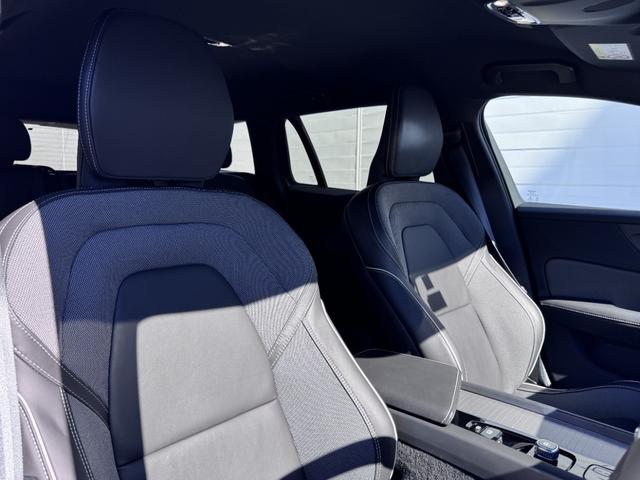 V60 B5 Rデザイン 純正HDDナビ 地デジTV harman/kardonプレミアムサウンド クライメート・パッケージ シート&ステアリングヒーター パワーテールゲートパワーシート 純正18インチAW ETC(36枚目)