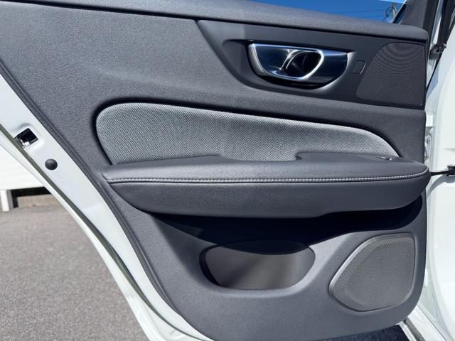 V60 B5 Rデザイン 純正HDDナビ 地デジTV harman/kardonプレミアムサウンド クライメート・パッケージ シート&ステアリングヒーター パワーテールゲートパワーシート 純正18インチAW ETC(47枚目)