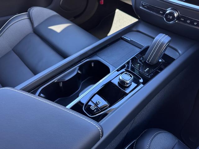 V60 B5 Rデザイン 純正HDDナビ 地デジTV harman/kardonプレミアムサウンド クライメート・パッケージ シート&ステアリングヒーター パワーテールゲートパワーシート 純正18インチAW ETC(51枚目)