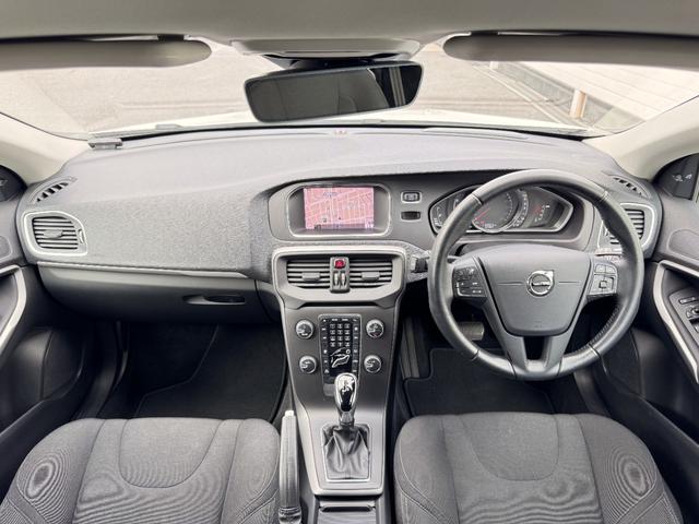 Ｖ４０ Ｄ４　ナビエディション　禁煙車　特別仕様車　純正ＨＤＤナビ　インテリセーフ　ＬＥＤヘッドライト　バックカメラ　スマートキー　Ｂｌｕｅｔｏｏｔｈ　ＥＴＣ　純正１６インチＡＷ（10枚目）