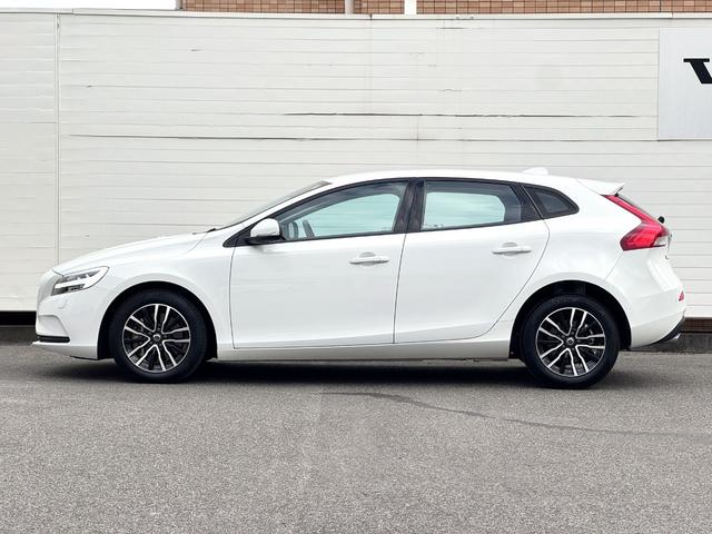 Ｖ４０ Ｄ４　ナビエディション　禁煙車　特別仕様車　純正ＨＤＤナビ　インテリセーフ　ＬＥＤヘッドライト　バックカメラ　スマートキー　Ｂｌｕｅｔｏｏｔｈ　ＥＴＣ　純正１６インチＡＷ（12枚目）