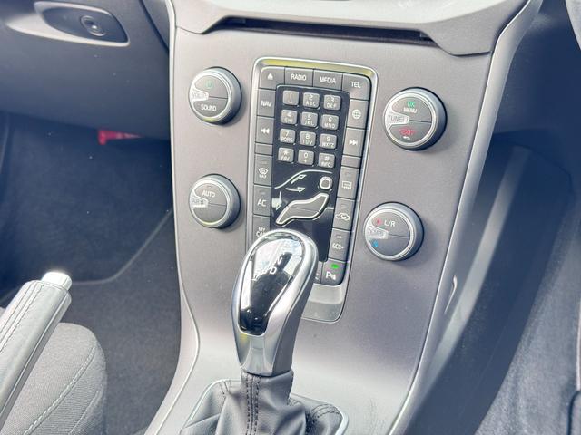 Ｖ４０ Ｄ４　ナビエディション　禁煙車　特別仕様車　純正ＨＤＤナビ　インテリセーフ　ＬＥＤヘッドライト　バックカメラ　スマートキー　Ｂｌｕｅｔｏｏｔｈ　ＥＴＣ　純正１６インチＡＷ（24枚目）