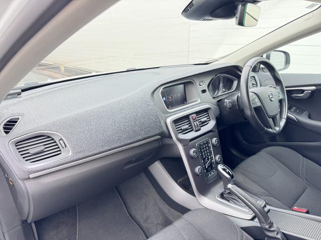 Ｖ４０ Ｄ４　ナビエディション　禁煙車　特別仕様車　純正ＨＤＤナビ　インテリセーフ　ＬＥＤヘッドライト　バックカメラ　スマートキー　Ｂｌｕｅｔｏｏｔｈ　ＥＴＣ　純正１６インチＡＷ（33枚目）