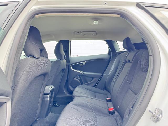 Ｖ４０ Ｄ４　ナビエディション　禁煙車　特別仕様車　純正ＨＤＤナビ　インテリセーフ　ＬＥＤヘッドライト　バックカメラ　スマートキー　Ｂｌｕｅｔｏｏｔｈ　ＥＴＣ　純正１６インチＡＷ（37枚目）