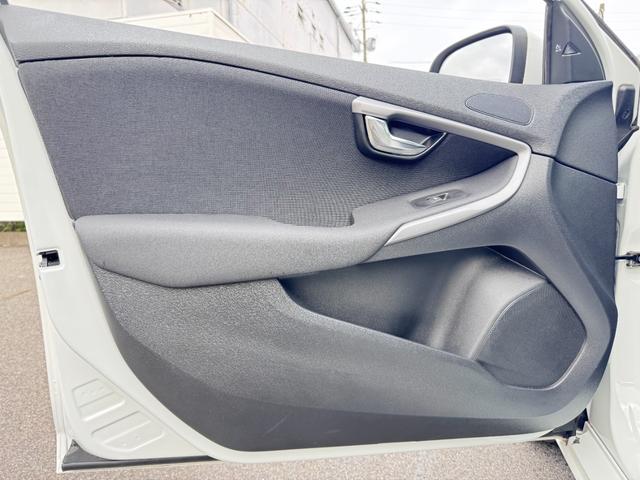Ｖ４０ Ｄ４　ナビエディション　禁煙車　特別仕様車　純正ＨＤＤナビ　インテリセーフ　ＬＥＤヘッドライト　バックカメラ　スマートキー　Ｂｌｕｅｔｏｏｔｈ　ＥＴＣ　純正１６インチＡＷ（49枚目）