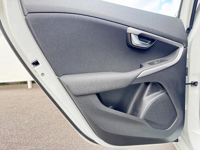 Ｖ４０ Ｄ４　ナビエディション　禁煙車　特別仕様車　純正ＨＤＤナビ　インテリセーフ　ＬＥＤヘッドライト　バックカメラ　スマートキー　Ｂｌｕｅｔｏｏｔｈ　ＥＴＣ　純正１６インチＡＷ（51枚目）