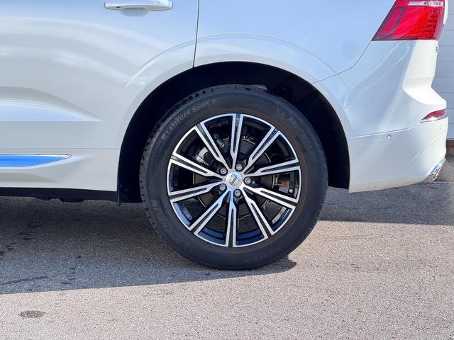 ＸＣ６０ Ｂ５　ＡＷＤ　インスクリプション　電動パノラマサンルーフ　ｈａｒｍａｎ／ｋａｒｄｏｎプレミアムサウンド　純正ＨＤＤナビ　地デジＴＶ　シート＆ステアリングヒーター　ベンチレーション　マッサージ機能　パワーシート　パワーテールゲート（25枚目）