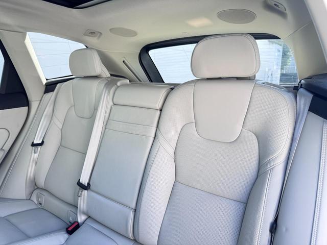 ＸＣ６０ Ｂ５　ＡＷＤ　インスクリプション　電動パノラマサンルーフ　ｈａｒｍａｎ／ｋａｒｄｏｎプレミアムサウンド　純正ＨＤＤナビ　地デジＴＶ　シート＆ステアリングヒーター　ベンチレーション　マッサージ機能　パワーシート　パワーテールゲート（30枚目）