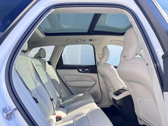 ＸＣ６０ Ｂ５　ＡＷＤ　インスクリプション　電動パノラマサンルーフ　ｈａｒｍａｎ／ｋａｒｄｏｎプレミアムサウンド　純正ＨＤＤナビ　地デジＴＶ　シート＆ステアリングヒーター　ベンチレーション　マッサージ機能　パワーシート　パワーテールゲート（36枚目）