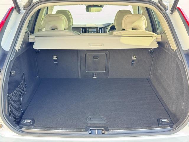 ＸＣ６０ Ｂ５　ＡＷＤ　インスクリプション　電動パノラマサンルーフ　ｈａｒｍａｎ／ｋａｒｄｏｎプレミアムサウンド　純正ＨＤＤナビ　地デジＴＶ　シート＆ステアリングヒーター　ベンチレーション　マッサージ機能　パワーシート　パワーテールゲート（38枚目）